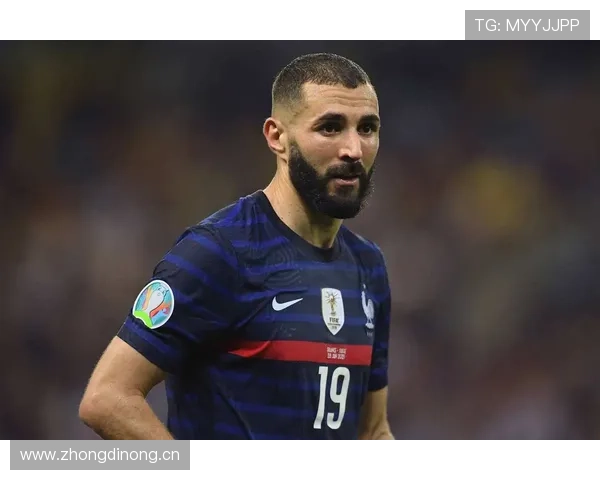 本泽马在皇马战术体系中的角色演变:从支点到核心 本泽马在皇马战术体系中的角色演变:从支点到核心